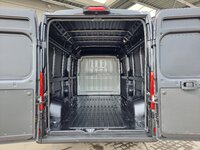 Foto van Gebruikt Lichte bedrijfsauto Opel Movano 2023