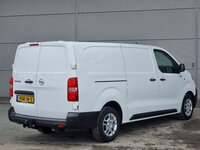 Foto van Gebruikt Lichte bedrijfsauto Opel Vivaro 2020