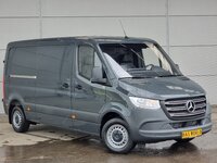 Foto van Nieuw Lichte bedrijfsauto Mercedes Sprinter