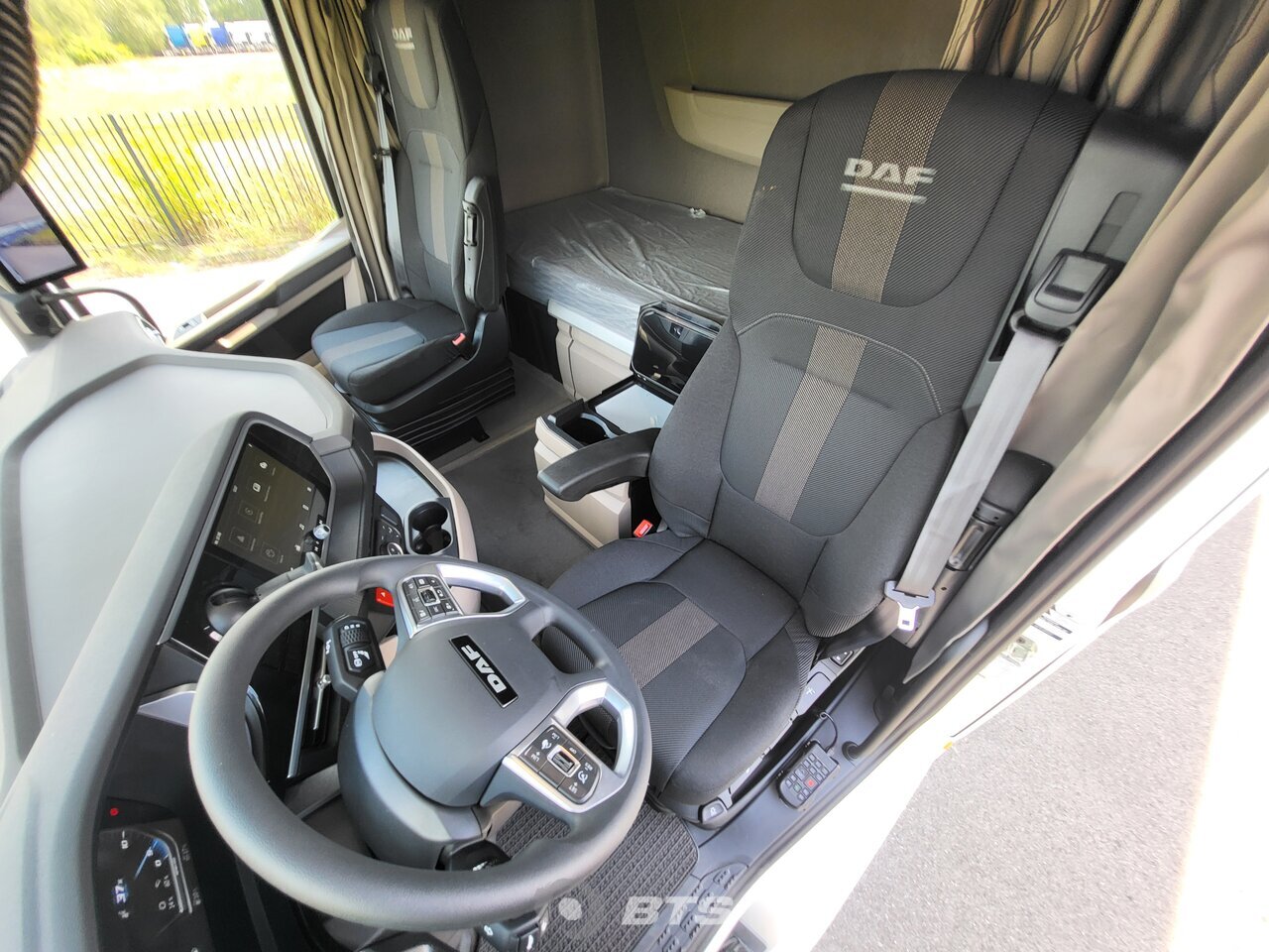 Other : DAF XG 480 6X2 WIELTON Camion rideaux coulissants