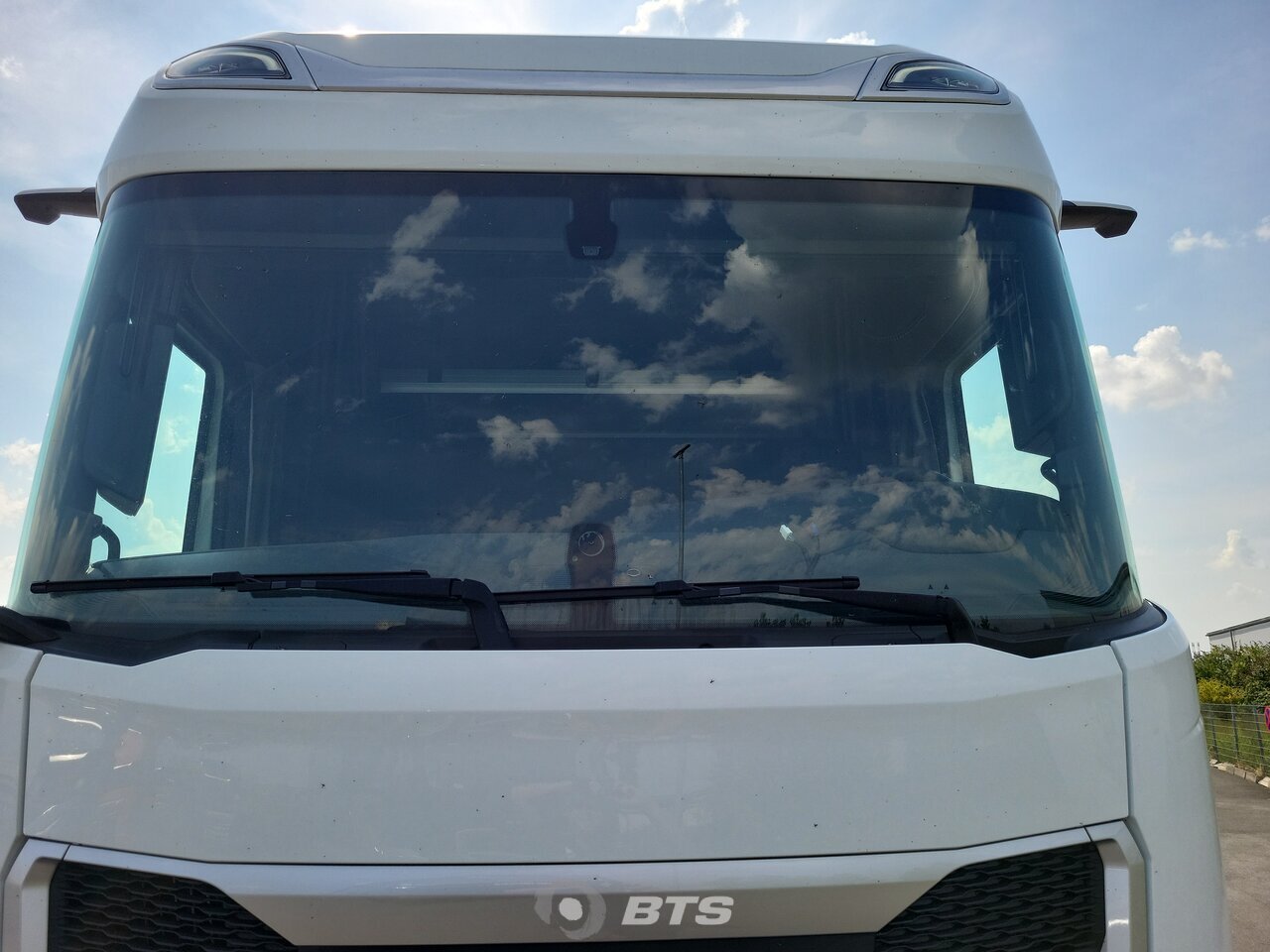 Other : DAF XG 480 6X2 WIELTON Camion rideaux coulissants