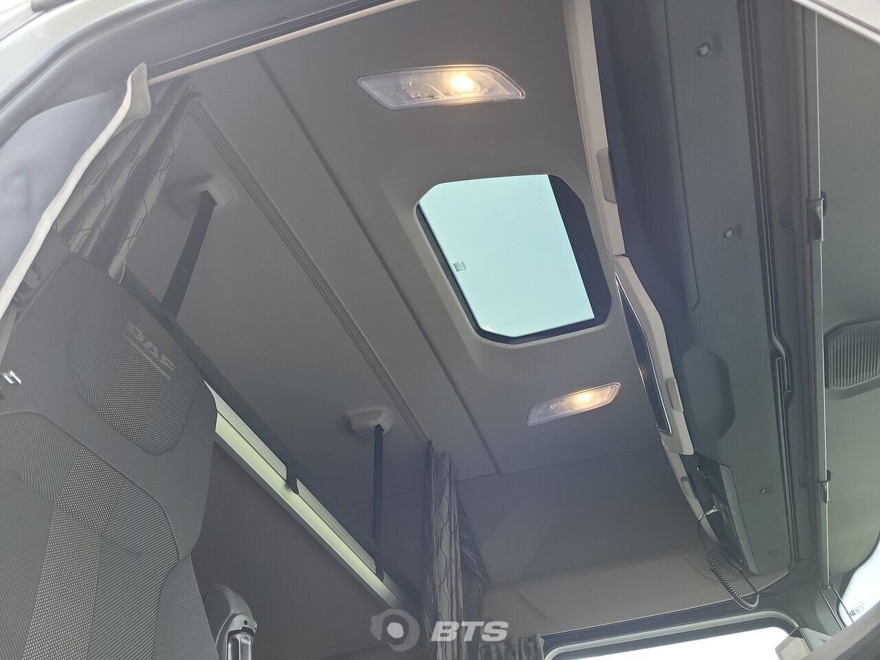Other : DAF XG 480 6X2 WIELTON Camion rideaux coulissants