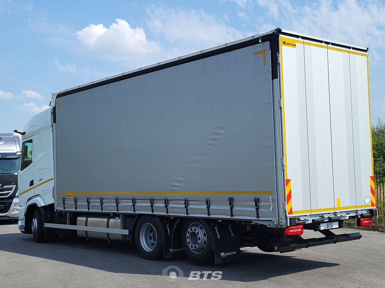 Other : DAF XG 480 6X2 WIELTON Camion rideaux coulissants