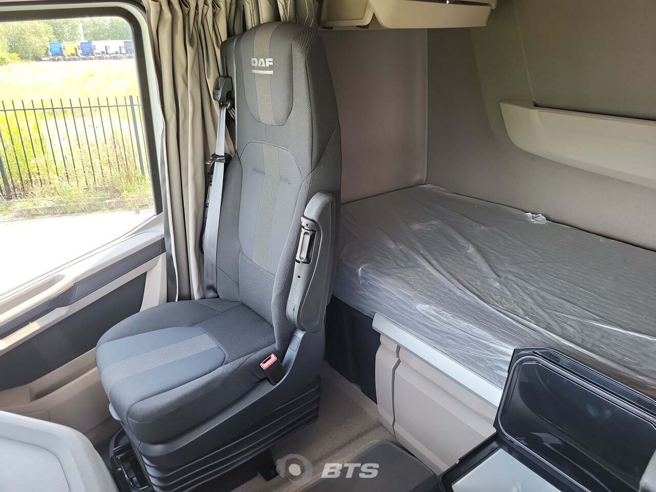 Other : DAF XG 480 6X2 WIELTON Camion rideaux coulissants