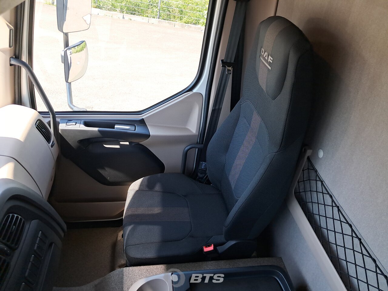 Other : DAF XB 290 4X2 Junge Camion rideaux coulissants