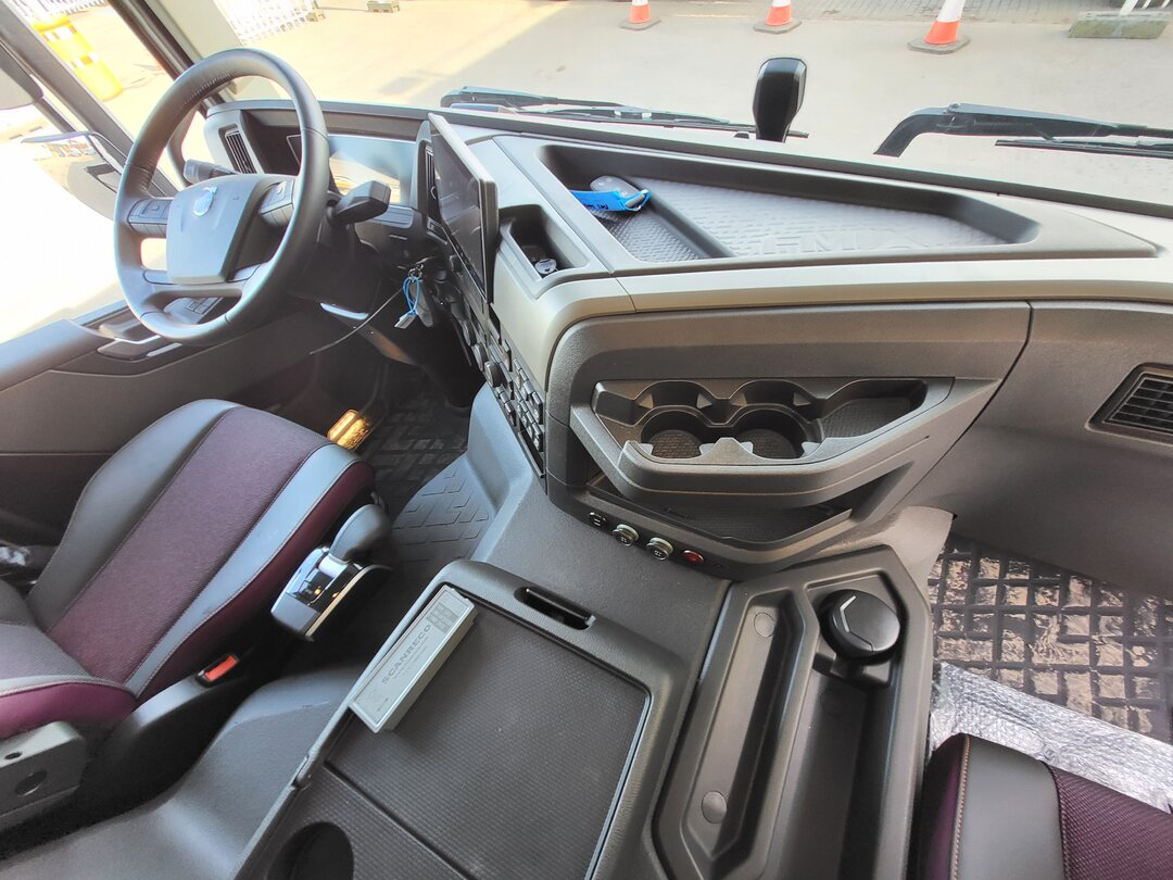 Other : Volvo FM 460 Камиони с кран с кука