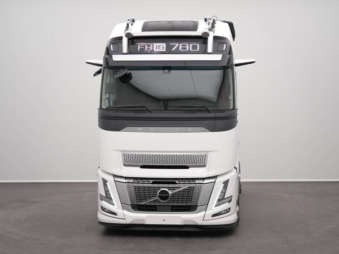 Other : Volvo FH16 780 Tractor