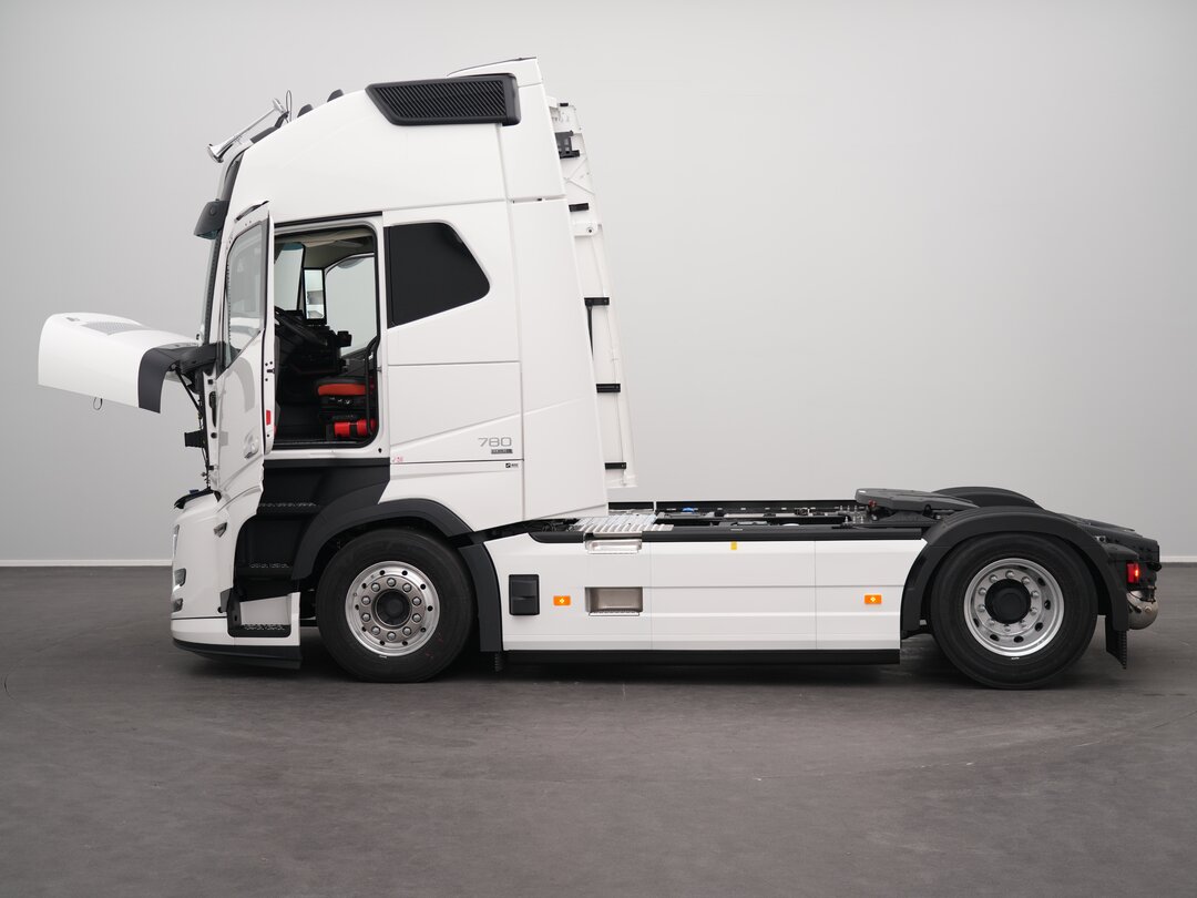 Other : Volvo FH16 780 Tractor