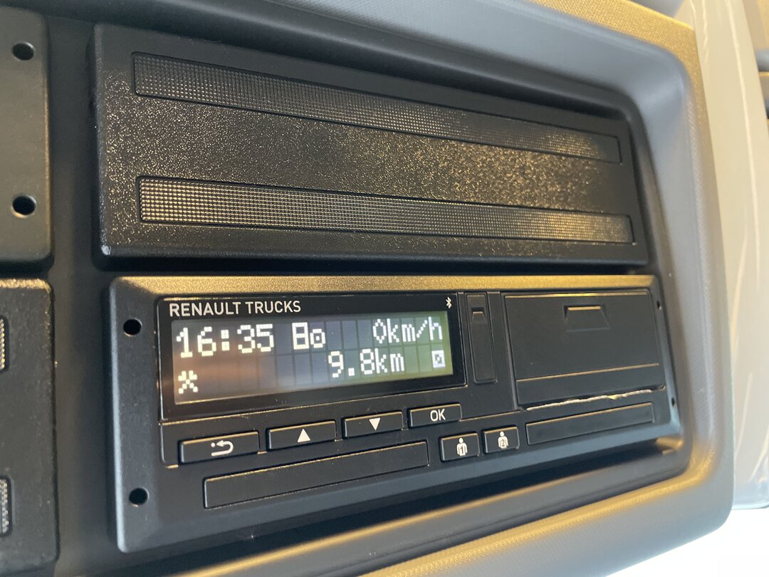 Other : Renault T 520 tegljač