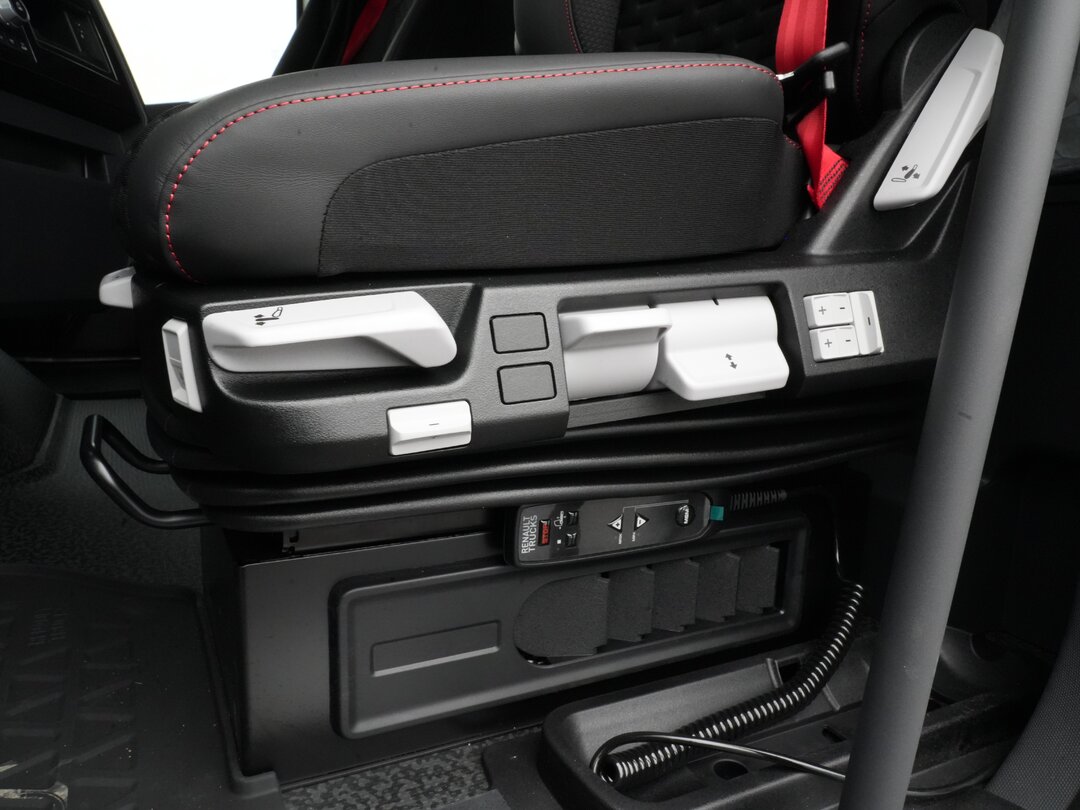 Other : Renault T 520 tegljač