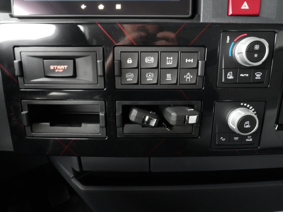 Other : Renault T 520 tegljač