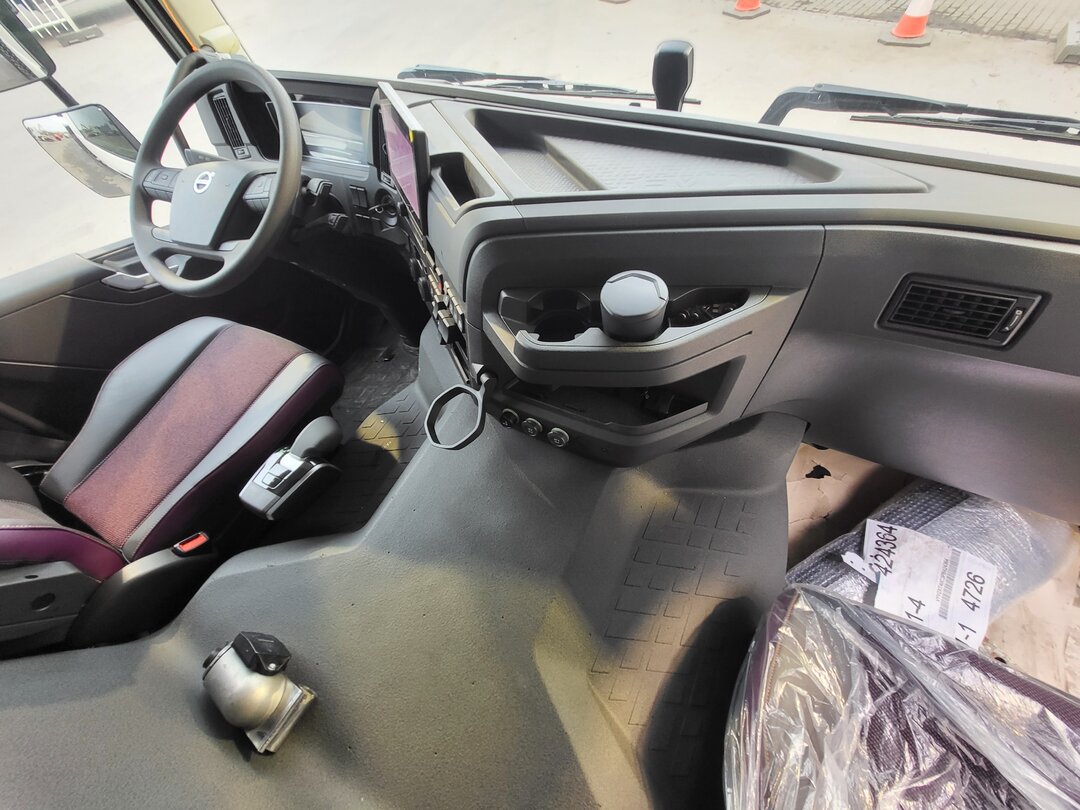Other : Volvo FMX 500 Caja abierta