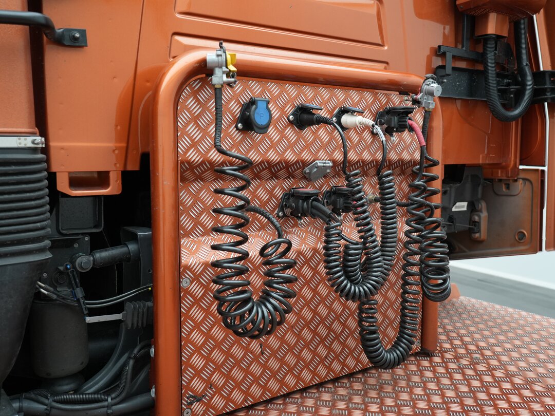 Other : Renault T 480 tegljač