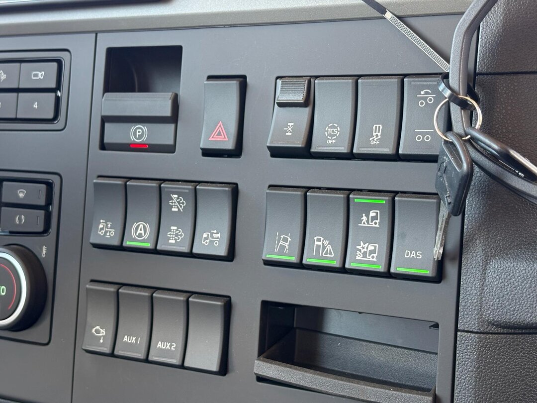 Other : Volvo FM 420 شاحنات مسطحة
