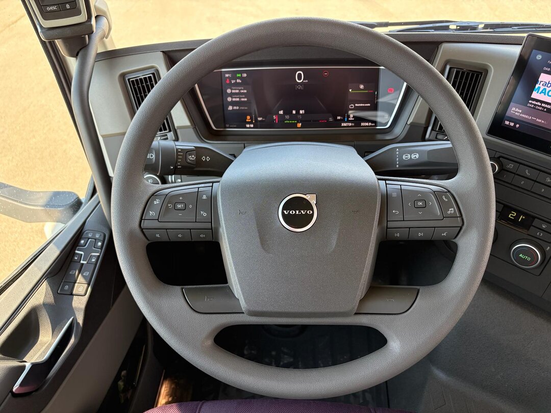 Other : Volvo FM 420 شاحنات مسطحة