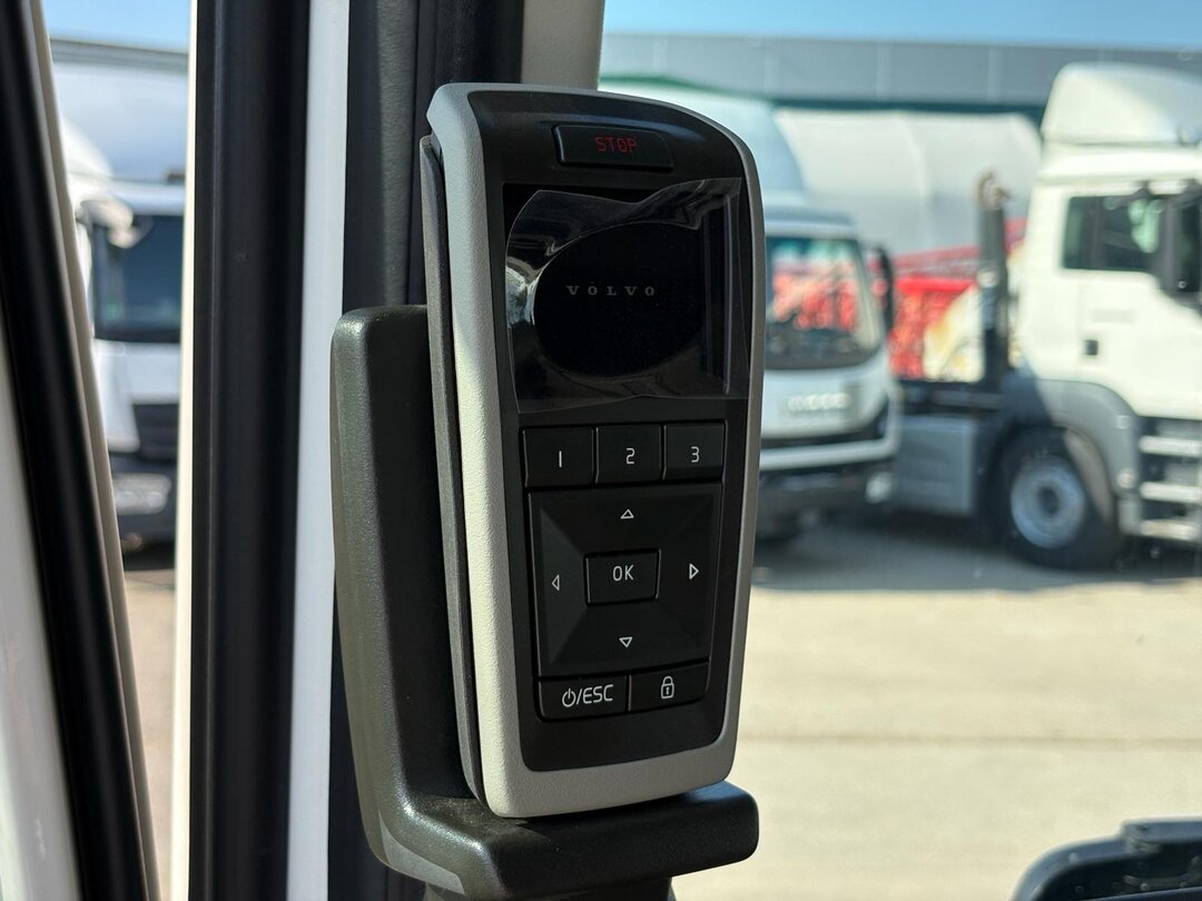 Other : Volvo FM 420 شاحنات مسطحة