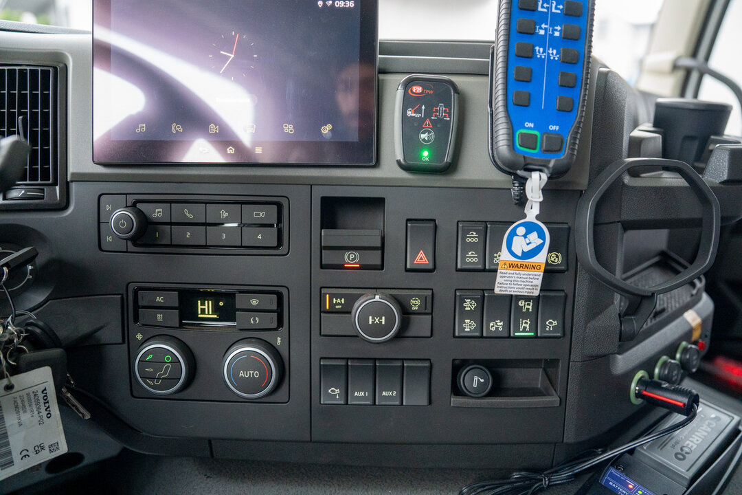 Other : Volvo FM 500 грузовик с крюковым погрузчиком