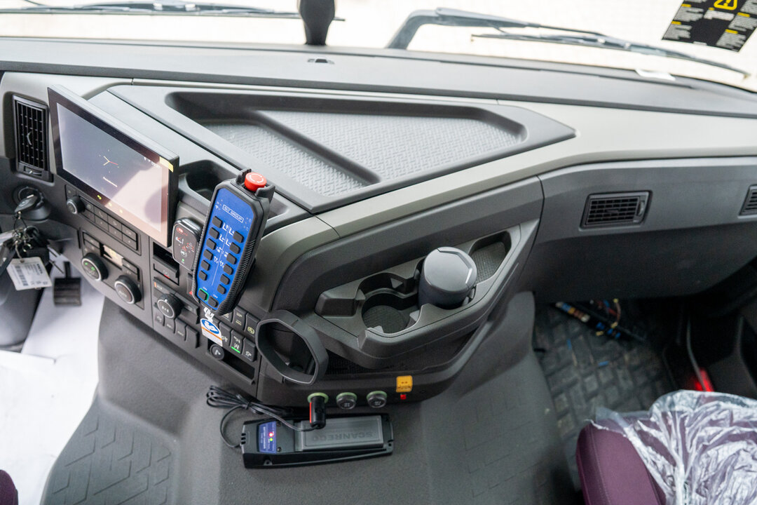 Other : Volvo FM 500 грузовик с крюковым погрузчиком