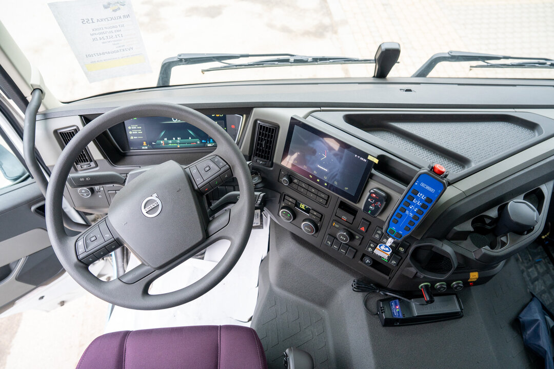 Other : Volvo FM 500 грузовик с крюковым погрузчиком