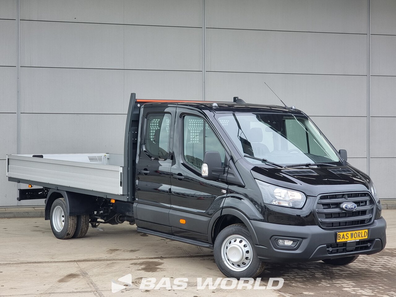 Front right : Ford Transit 170pk Åben