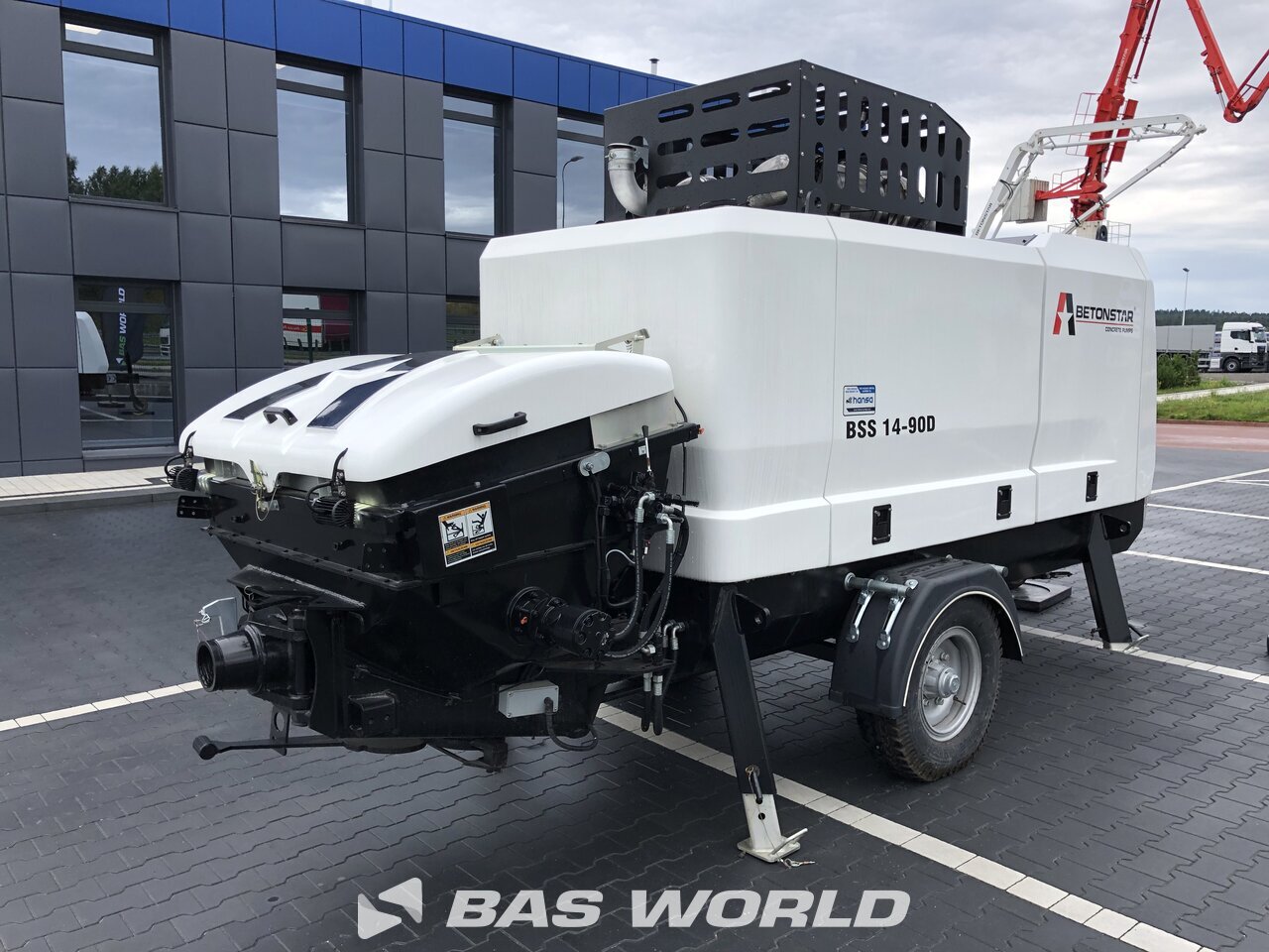 Back right : BETONSTAR 4X2 Betonstar Type: BSS 14.90 D Betonpumpe
