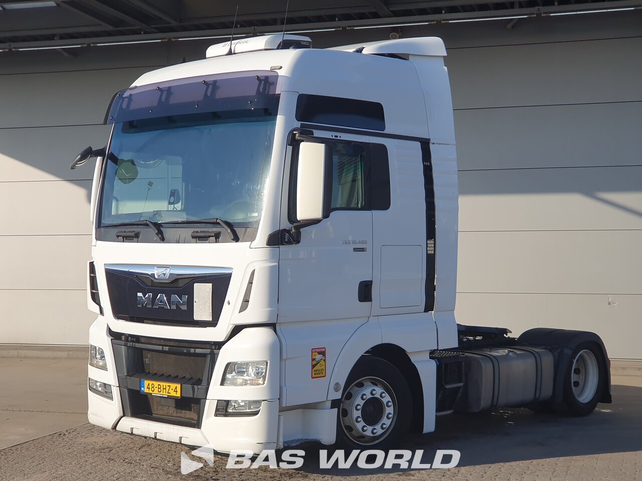 Front left : MAN TGX 18.480 4X2 Vetopöytäauto