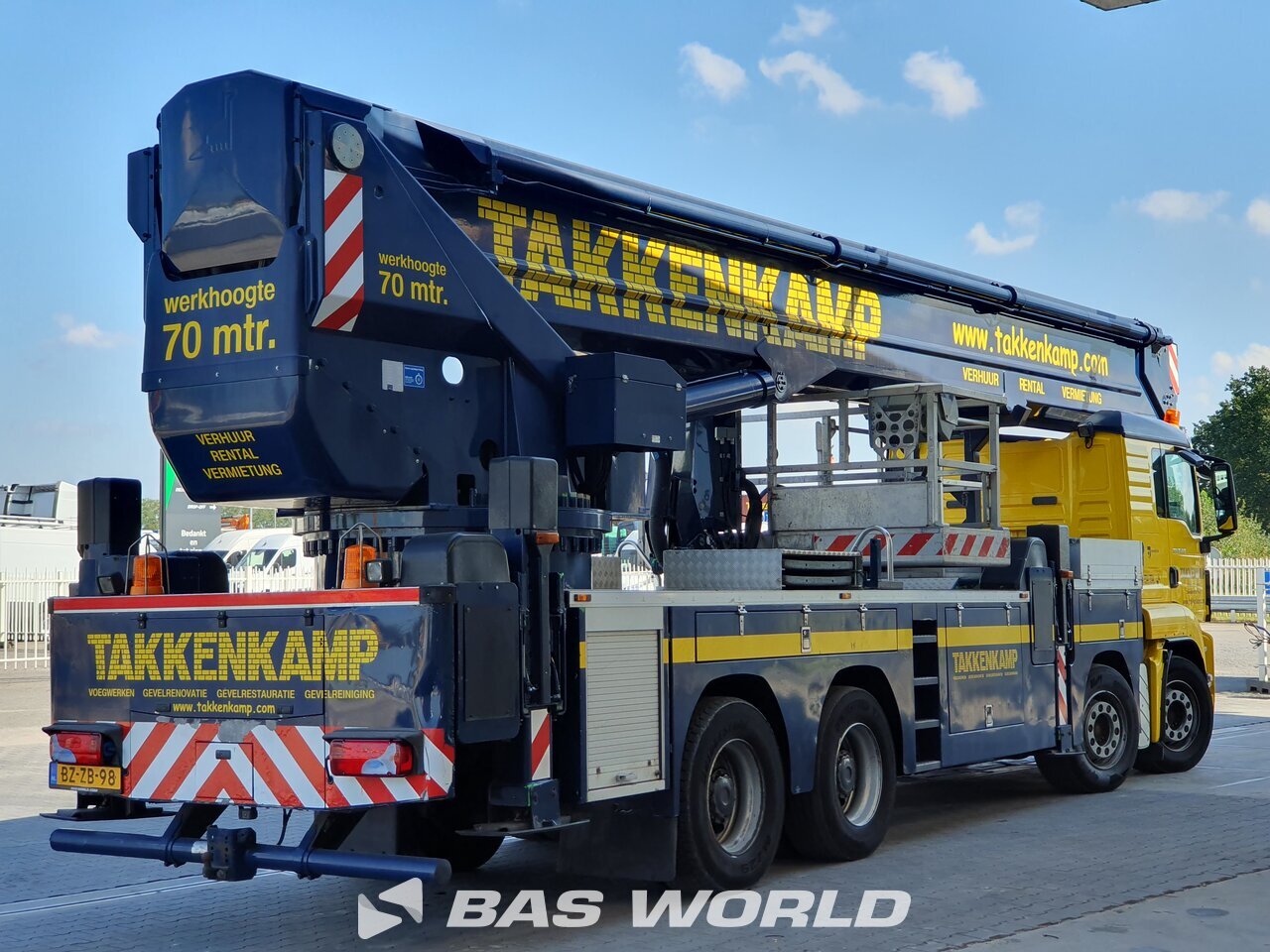 Back right : MAN TGS 35.440 8X4 Bronto Skylift Type: S 70 XDT Ilmanostin