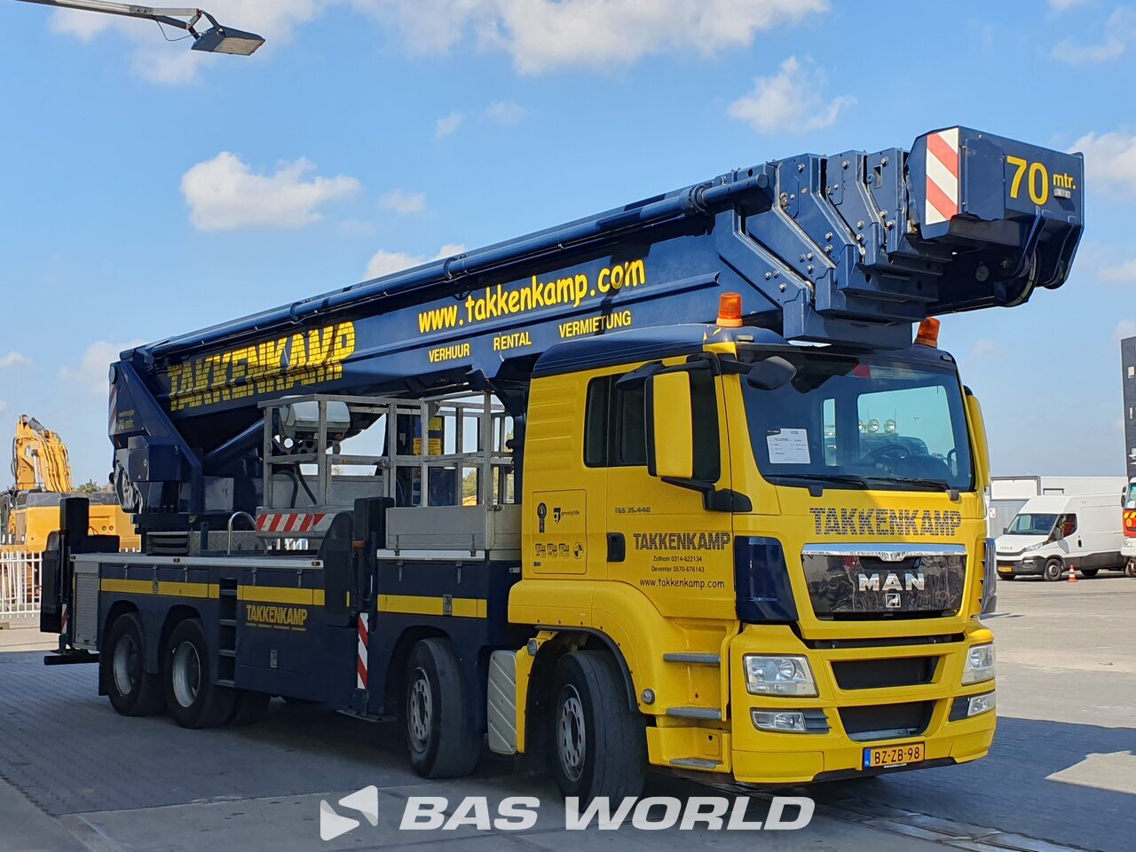 Front right : MAN TGS 35.440 8X4 Bronto Skylift Type: S 70 XDT Ilmanostin