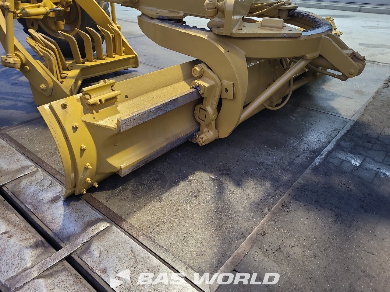 Other : Caterpillar Greder