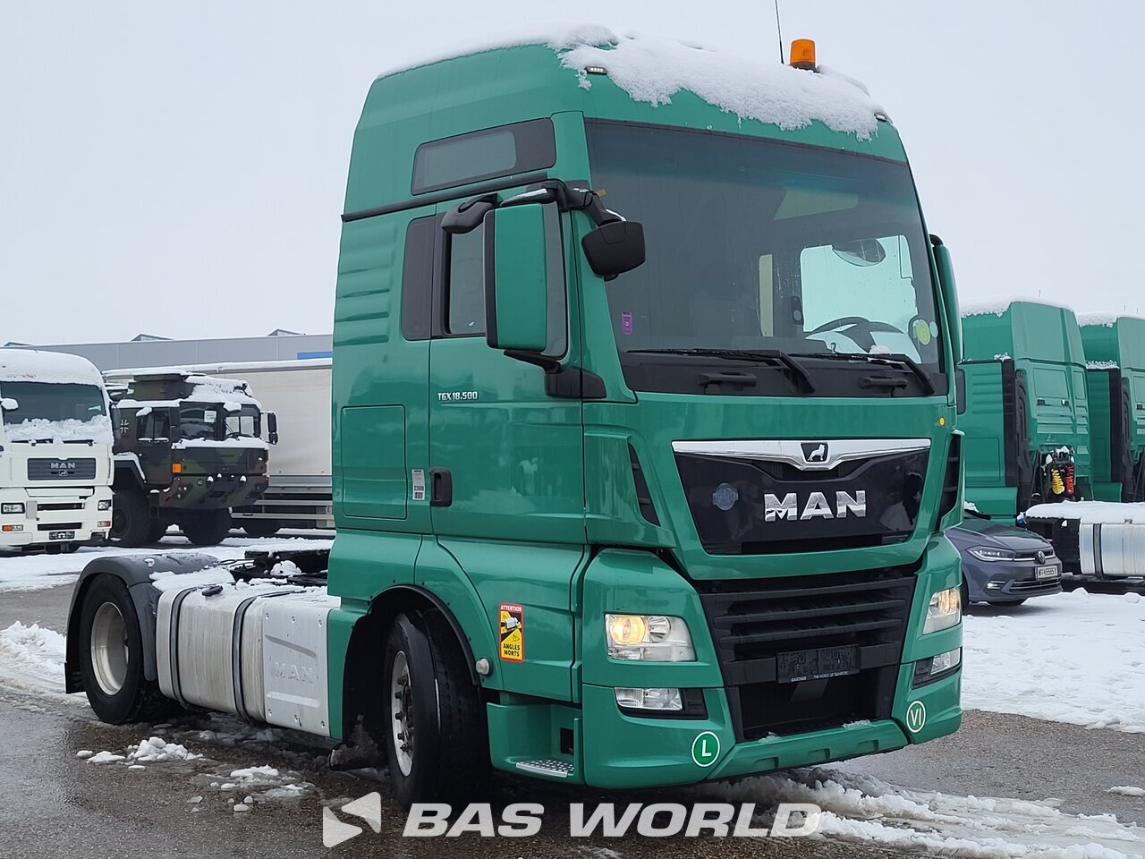 Front right : MAN TGX 18.500 4X2 Vetopöytäauto