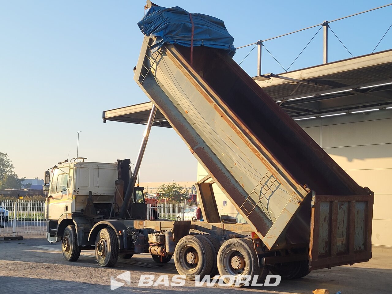Other : DAF F85 8X4 Hardox 20m3 شاحنة قلاب