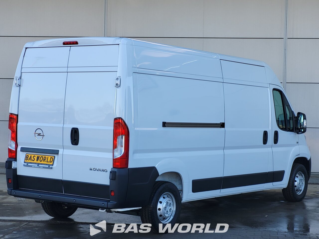 Back right : Opel Movano 140PK Lukket varevogn