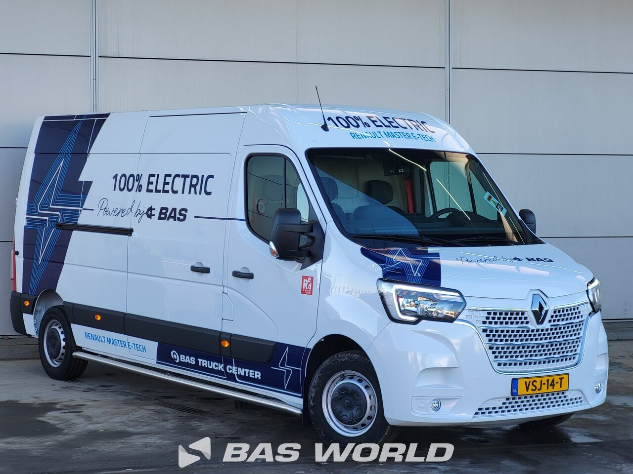 Front right : Renault Master Z.E. 77PK Suljettu pakettiauto