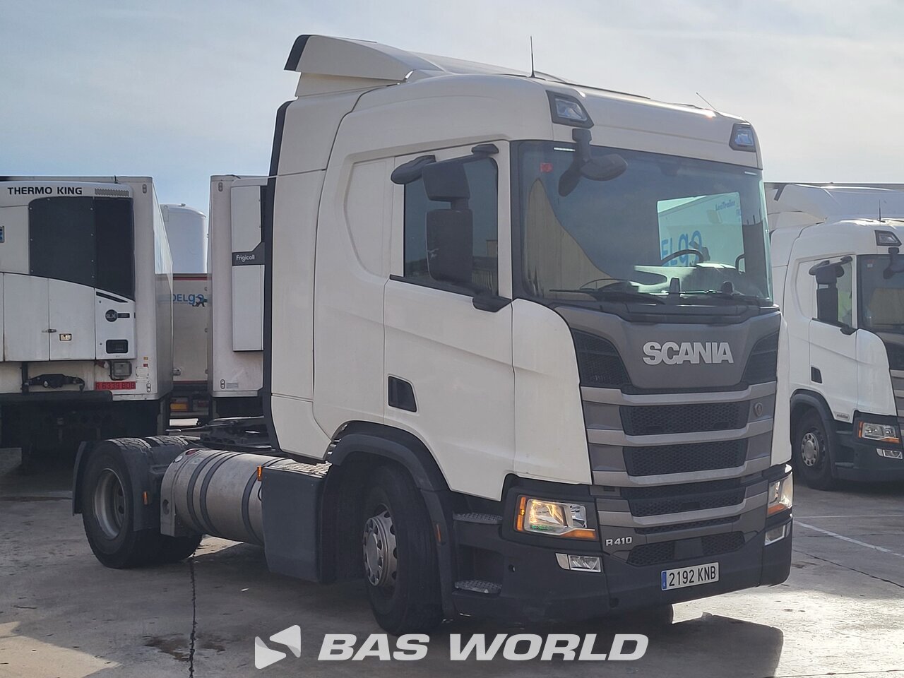 Front right : Scania R410 4X2 Vetopöytäauto