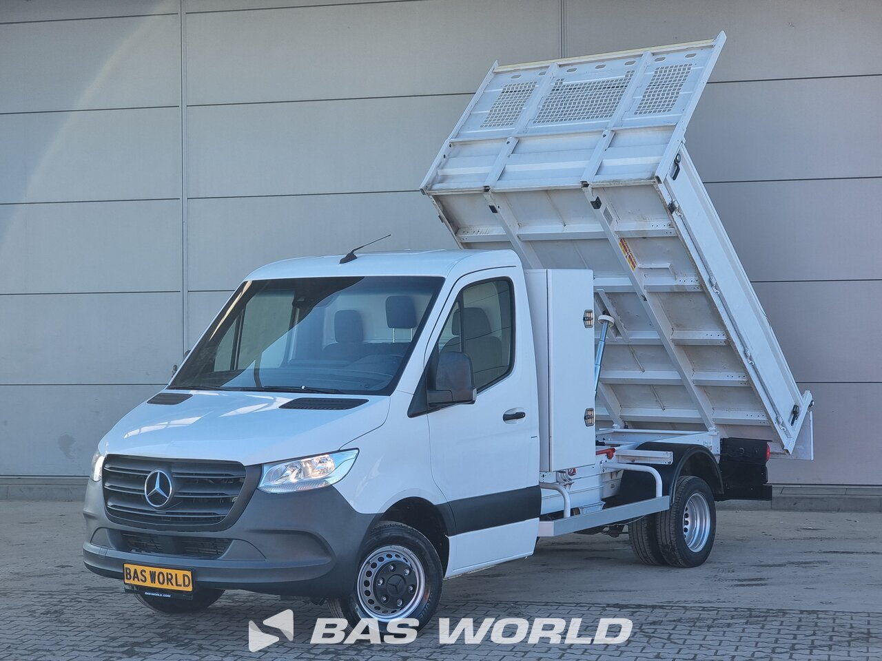 Front left : Mercedes Sprinter 514 CDI Tippelad
