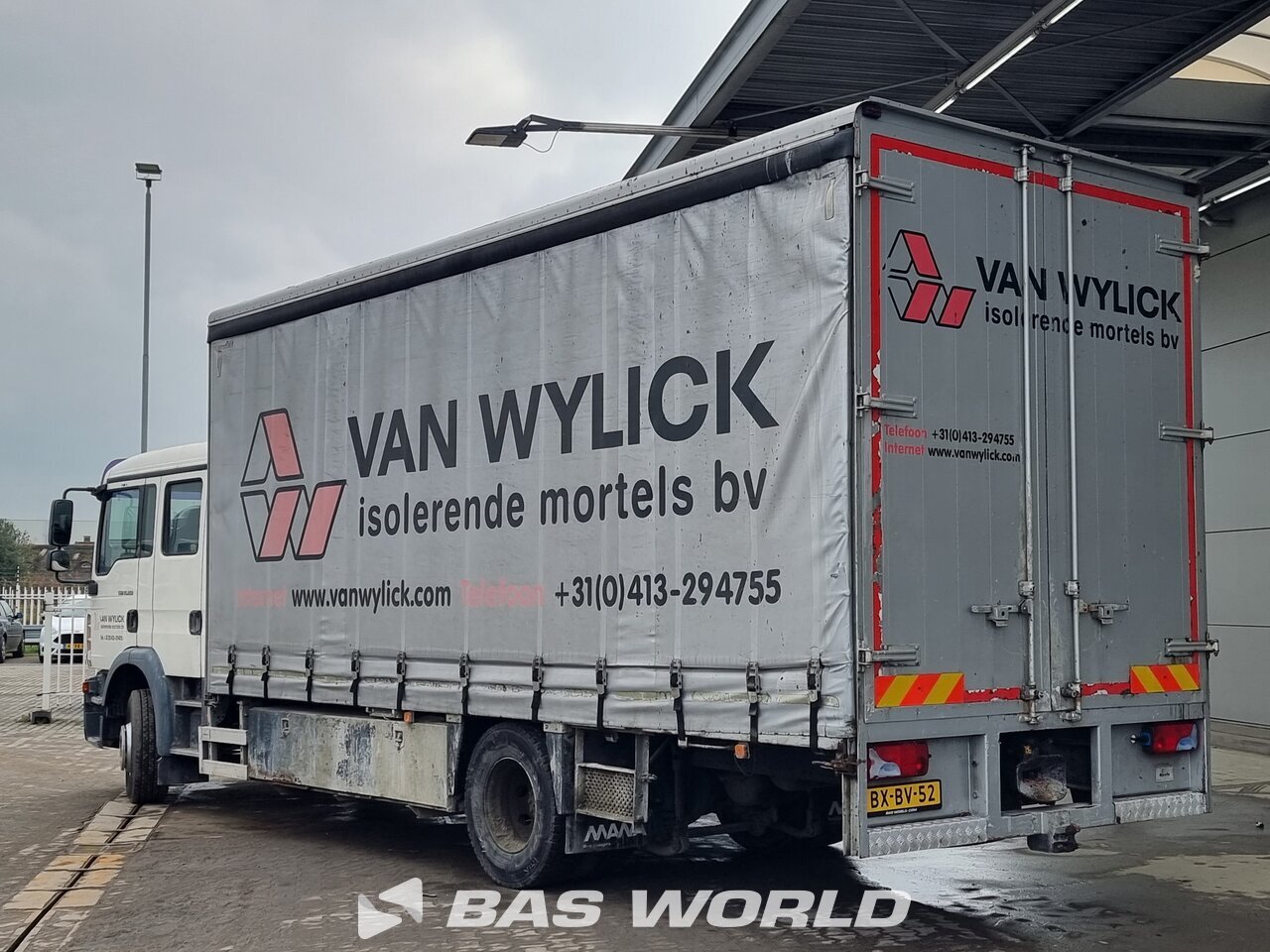 Back left : MAN TGM 15.250 4X2 Roefs Kapelli-lava