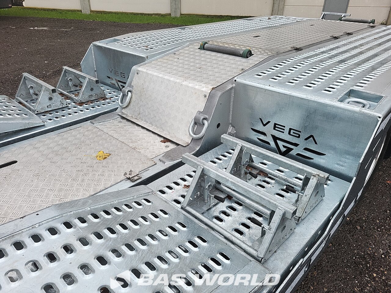 Other : VEGA Trailer Car/Truck Transporter Semi Trailer