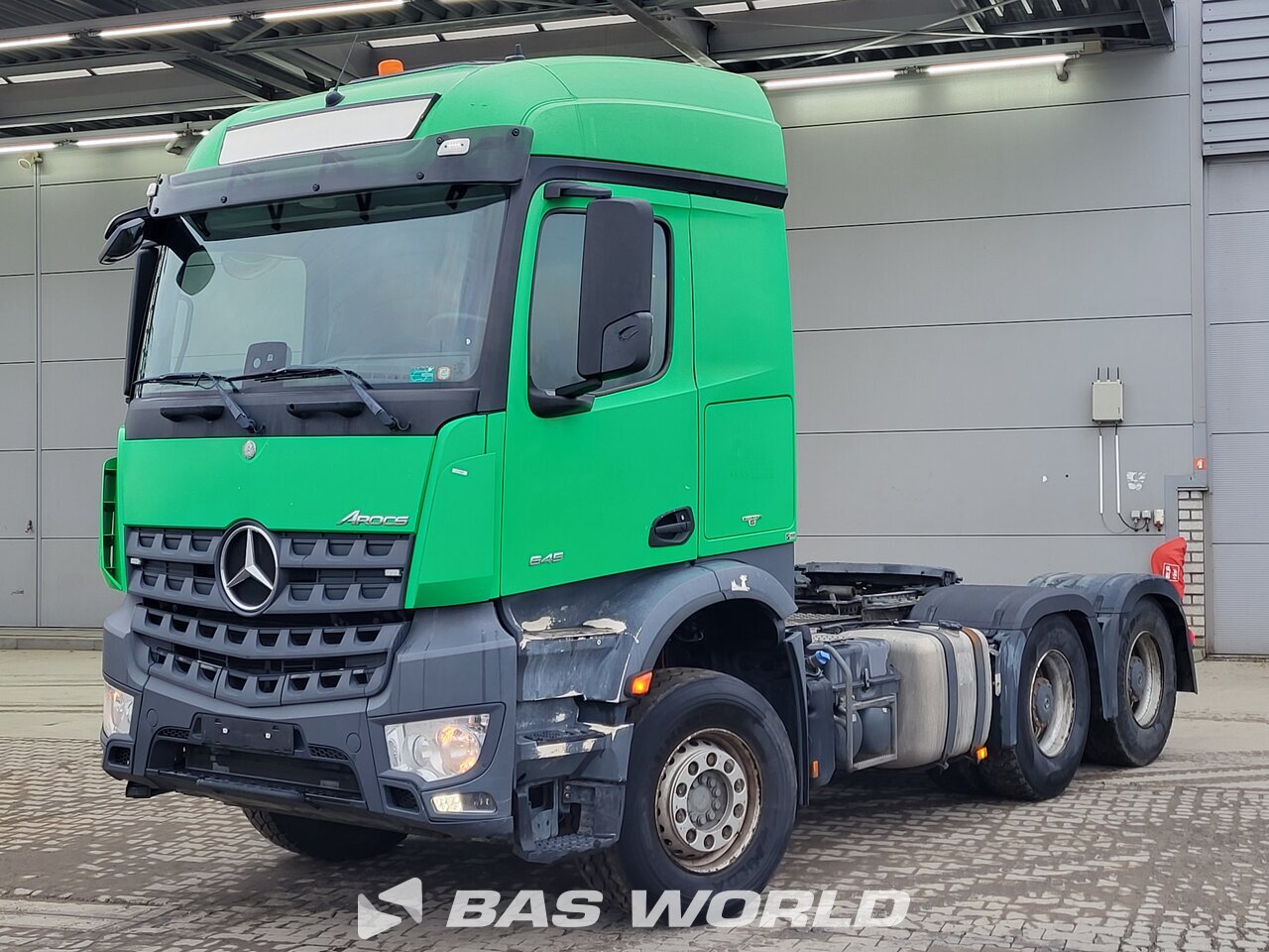 Front left : Mercedes Arocs 2645 6X4 Trækker