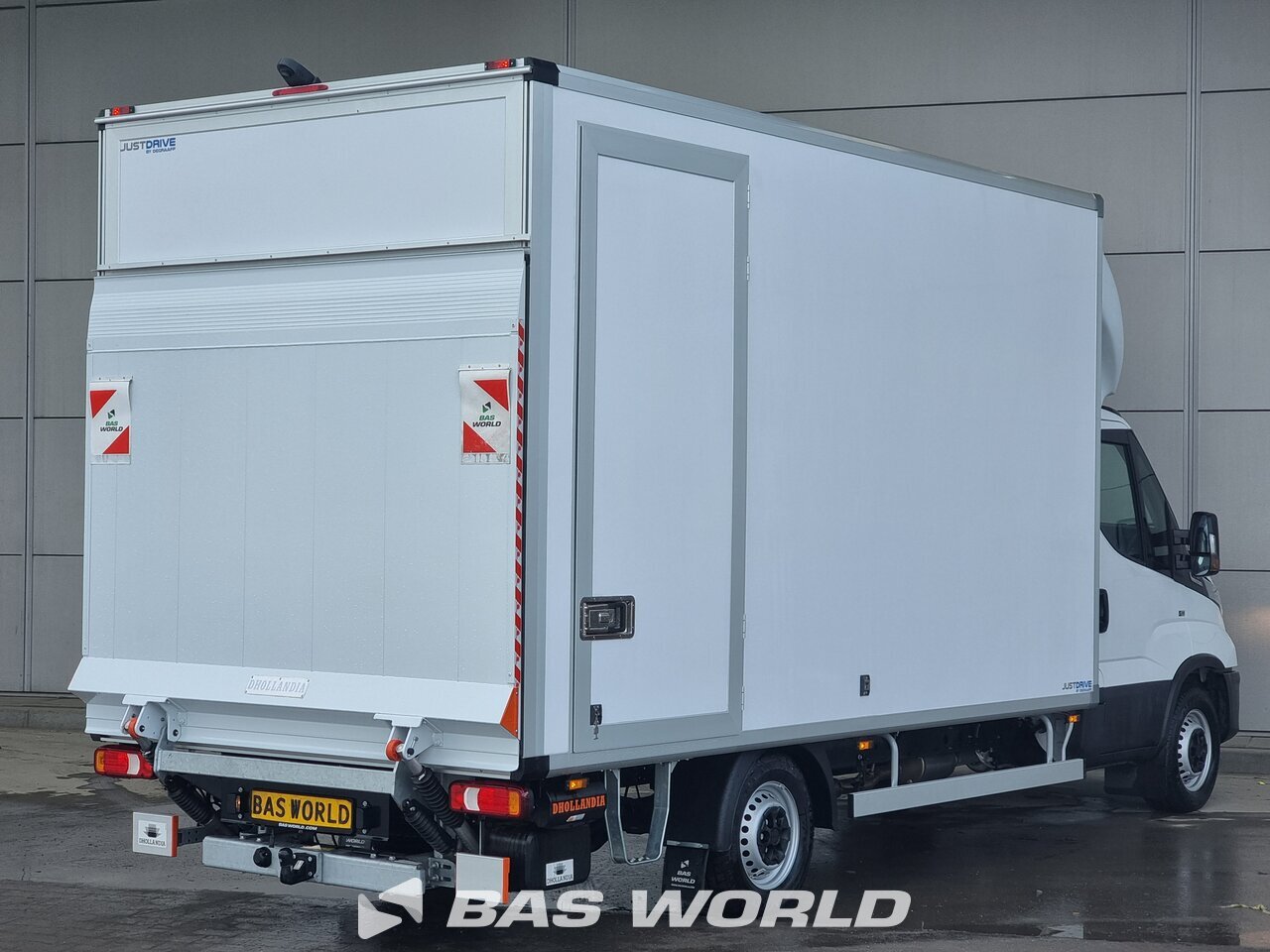 Towbar / Trailer hitch : Iveco Daily 35S18 Umpikorit rungot