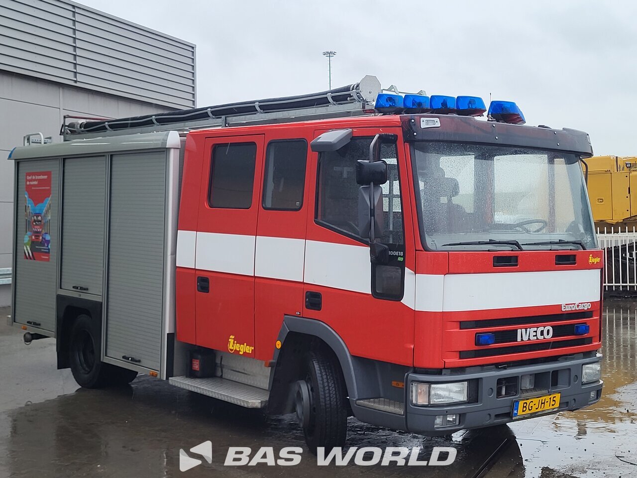 Front right : Iveco Eurocargo 100E180 4X2 Ziegler Paloauto