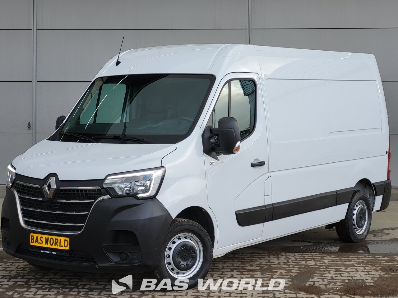 Front left : Renault Master 135PK Lukket varevogn