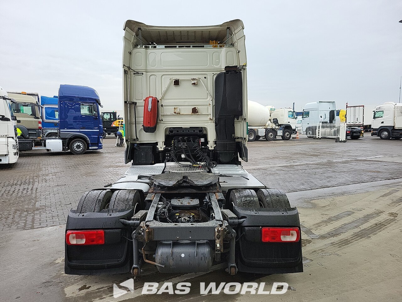 Back : DAF XF 440 4X2 Trækker