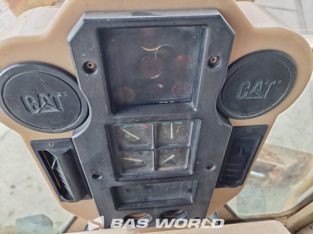 Other : Caterpillar Greder