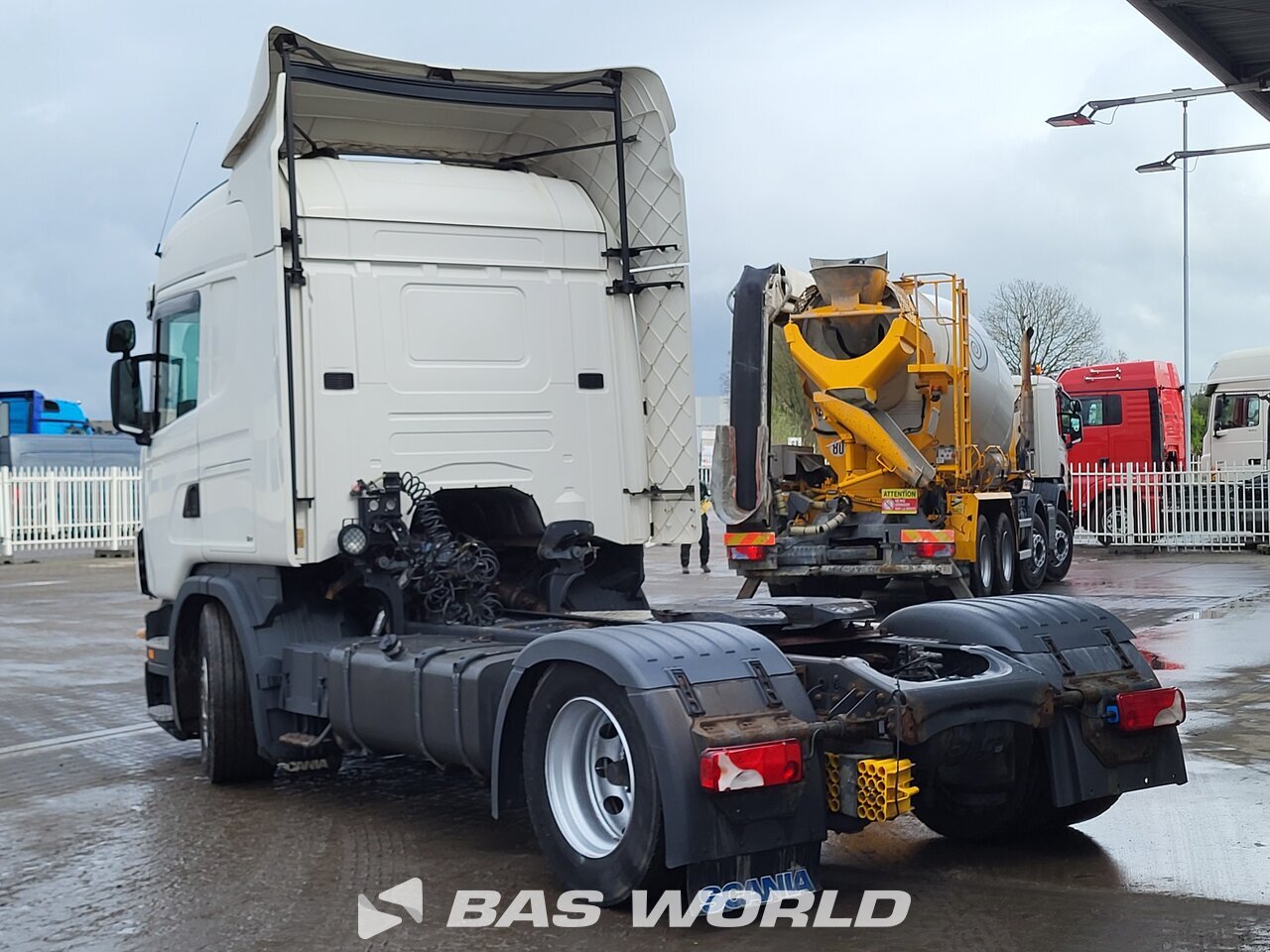Back left : Scania G440 4X2 وحدات الجر