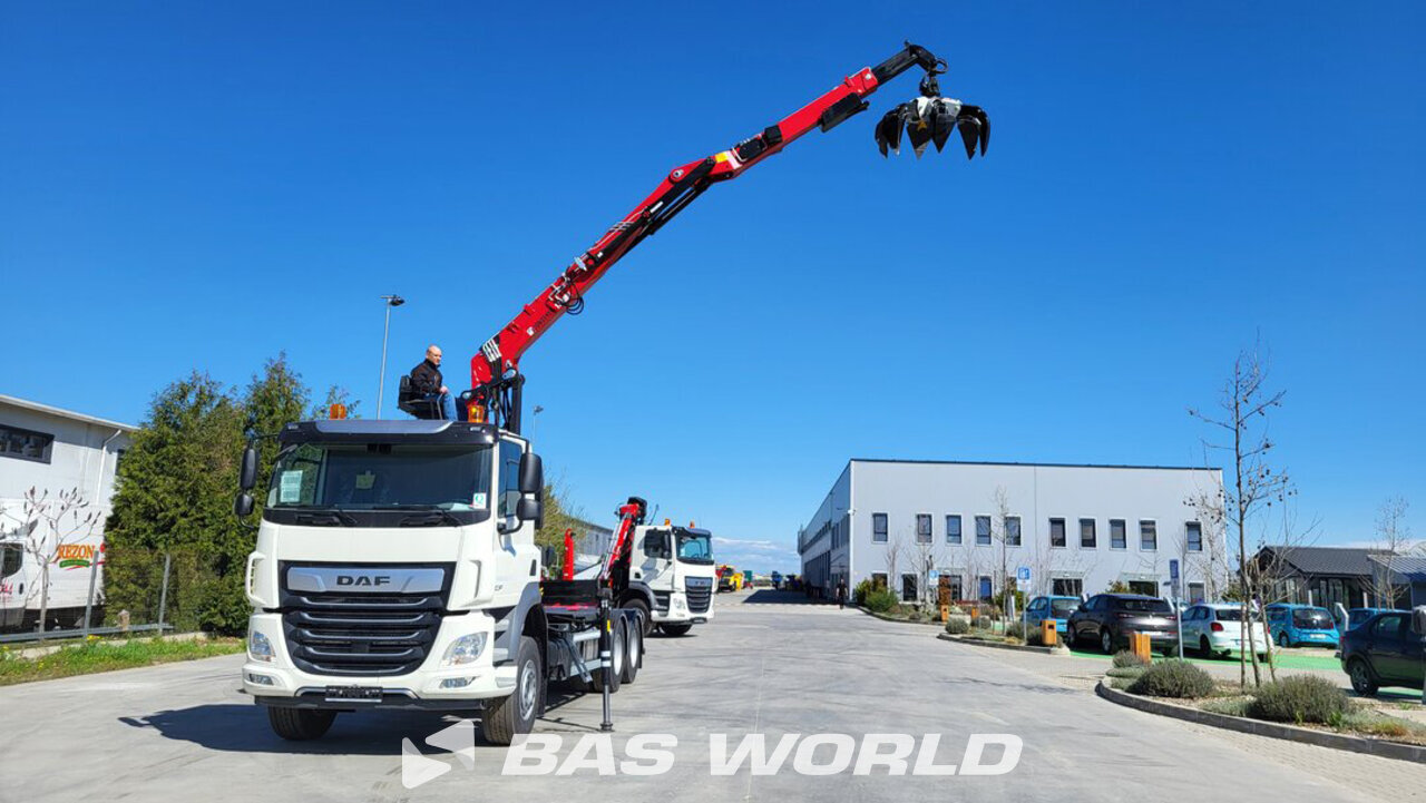Front left : DAF CF 430 6X2 Hiab Multilift ULT21S53 hooklift truck