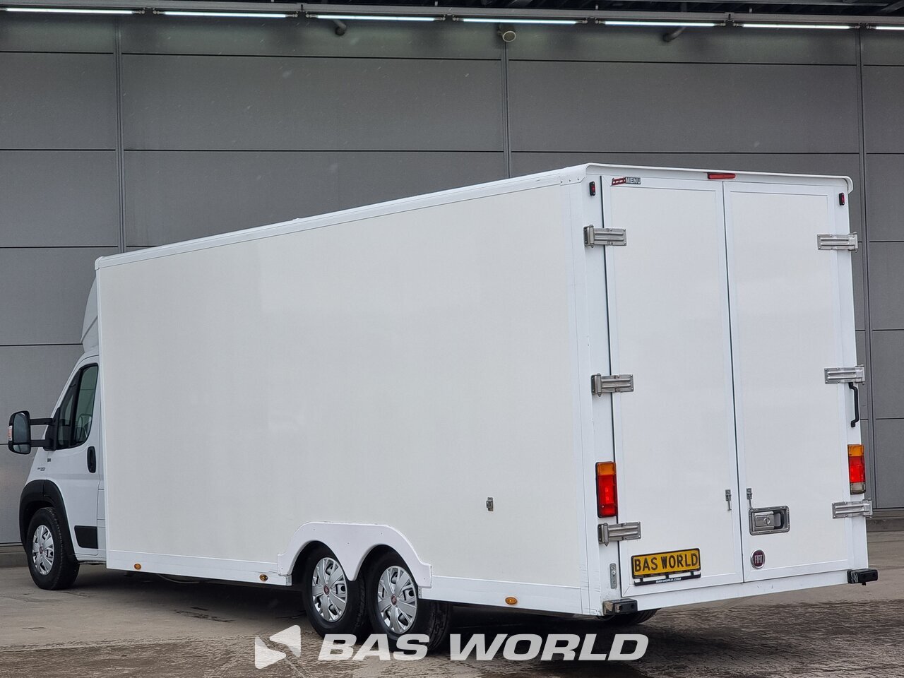 Back left : Fiat Ducato 130pk Lastbiler med lukket kasse
