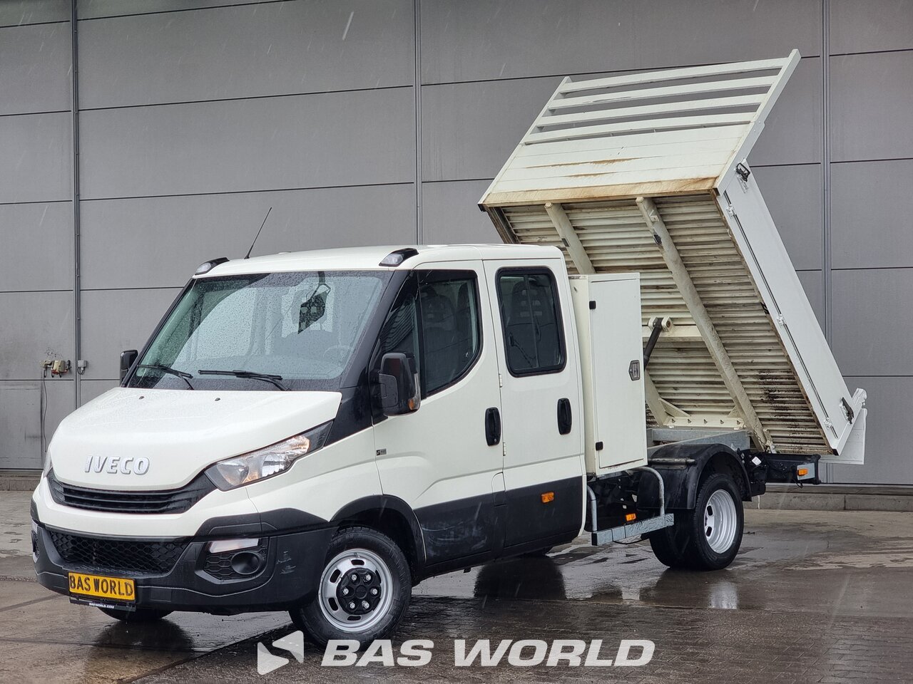 Front left : Iveco Daily 35C12 Tippelad