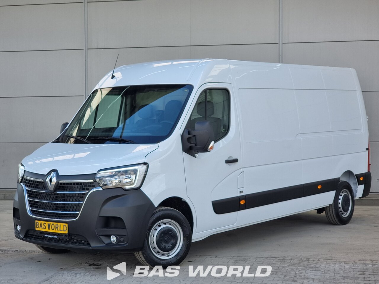 Front left : Renault Master 150PK Lukket varevogn