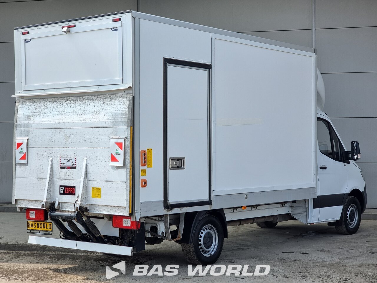Back right : Mercedes Sprinter 316 CDI Umpikorit rungot