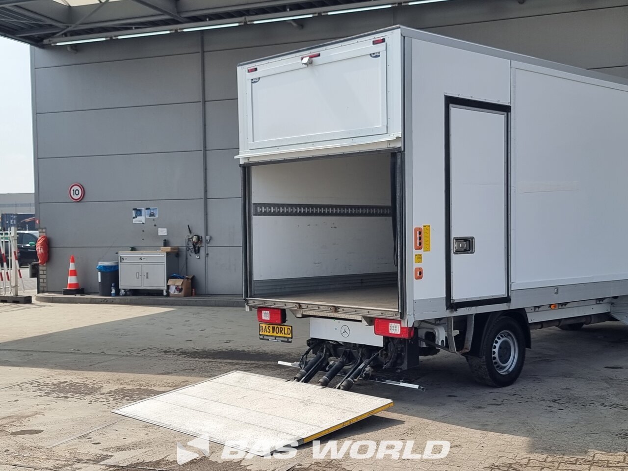 Back right : Mercedes Sprinter 316 CDI Umpikorit rungot
